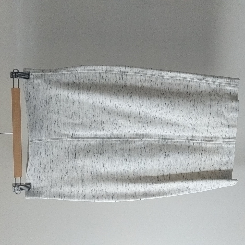 Aritzia Wilfred Skirt